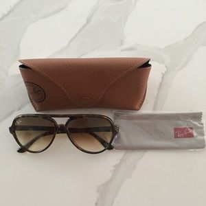 Ray- Ban CATS 5000 Sunglasses